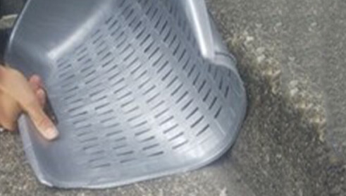 シルバー箕はこんなに曲っても元通り