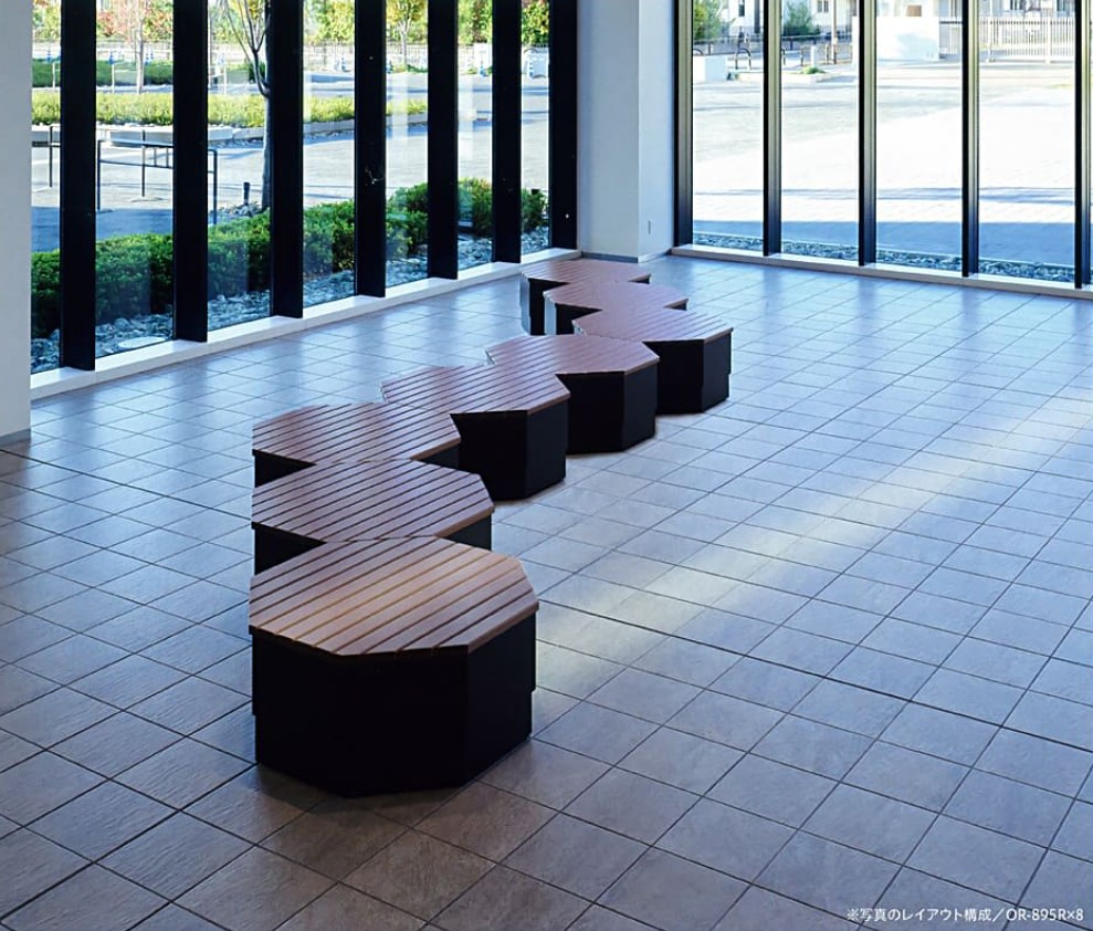 モリマーキンキの木製八角形の箱型ベンチOR-895R使用イメージ